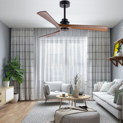 Ventilador de teto de madeira de 3 lâminas decorado com luz e controle remoto