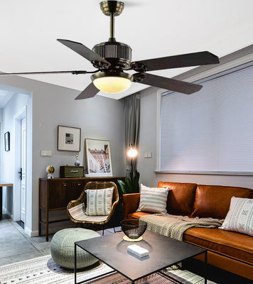 Ventilador de teto de compensado de 52 polegadas com luz Ventiladores de teto contemporâneos com luzes LED