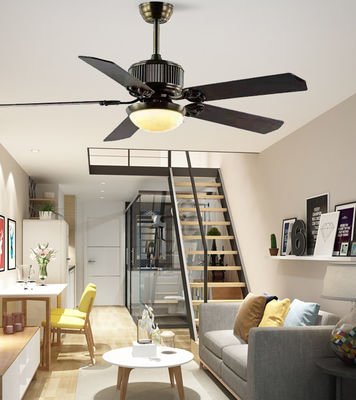 Ventilador de teto de compensado de 52 polegadas com luz Ventiladores de teto contemporâneos com luzes LED