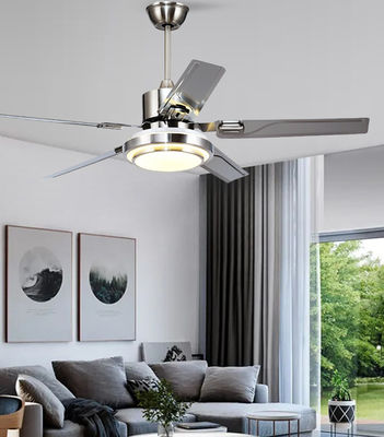 Ventiladores de tecto de motor de corrente contínua de prata de 52 polegadas com luzes / 5 lâminas ABS